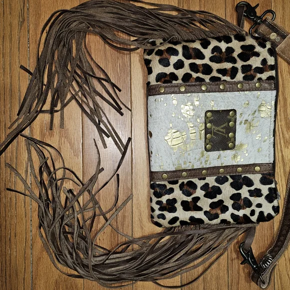 Western Animal Print Crossbody Bag with Fringe - Picture 2 of 8